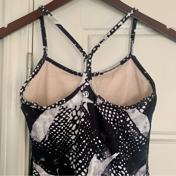 • [Lululemon] Fitted Racerback Tank • - Picture 5 of 8